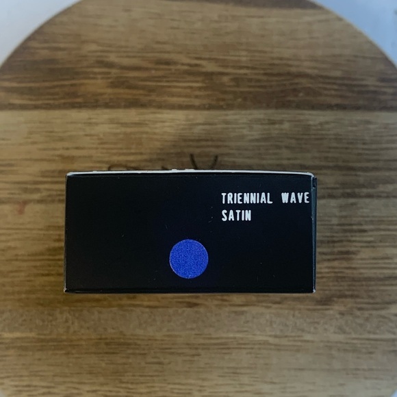MAC Cosmetics Eye Shadow Blue Triennial Wave New in box - Picture 3 of 4